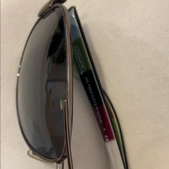 COACH Sunglasses in GREAT condition - Picture 2 of 6